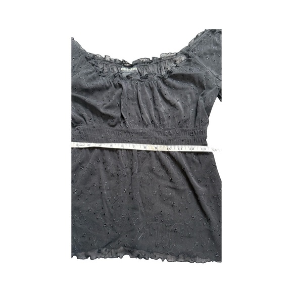 Guess Black Off-Shoulder Blouse - Picture 9 of 9